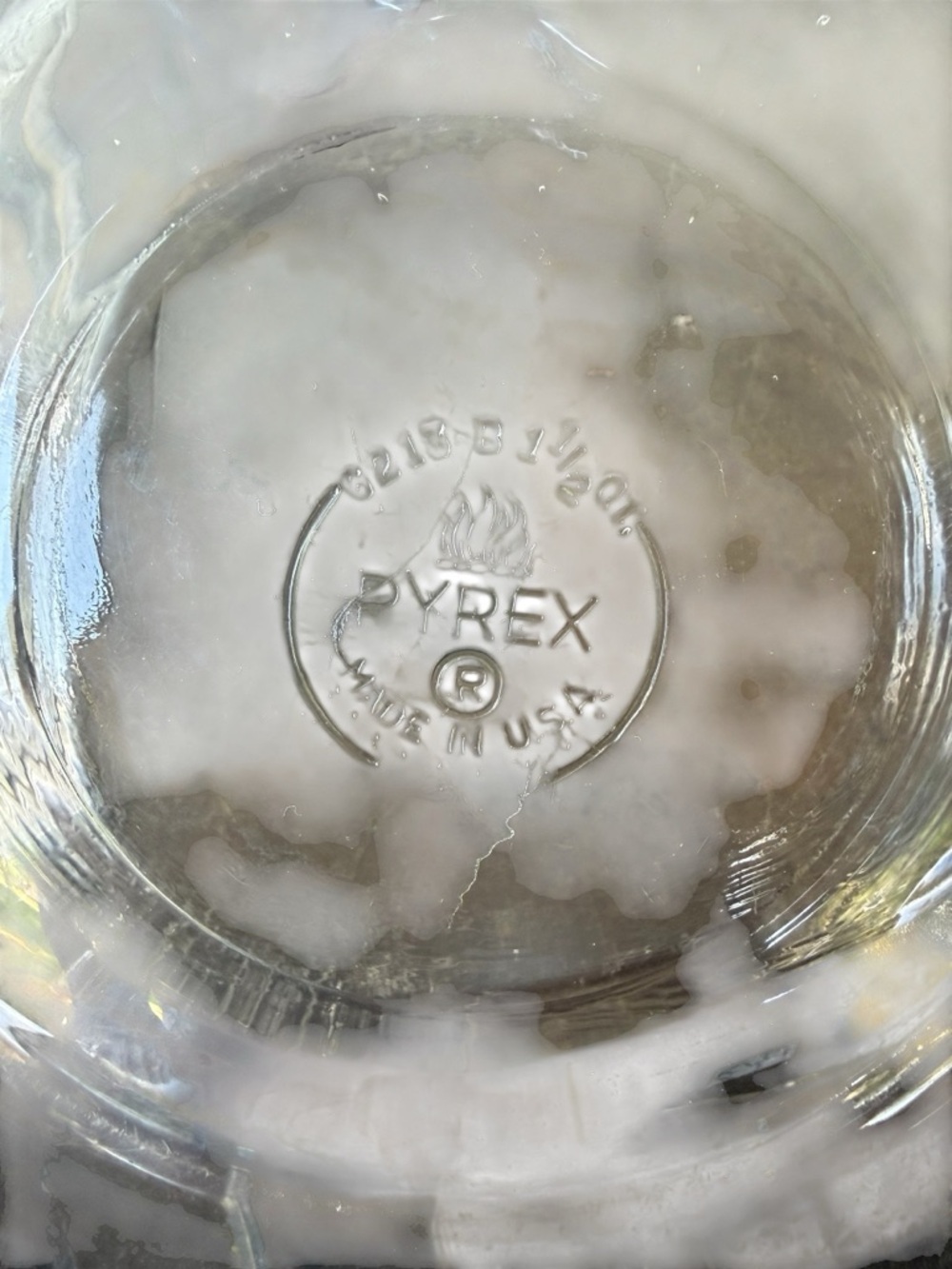 This is a 1 1/2 Quart Flameware Saucepan by Pyrex. - Picture 3 of 3